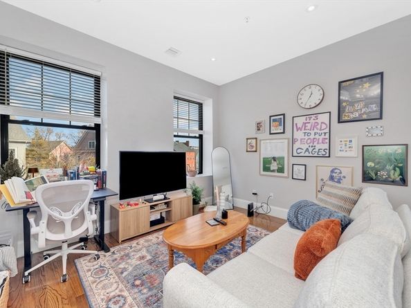27 Dudley St, Boston MA 02119