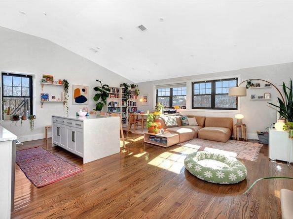 27 Dudley St, Boston MA 02119