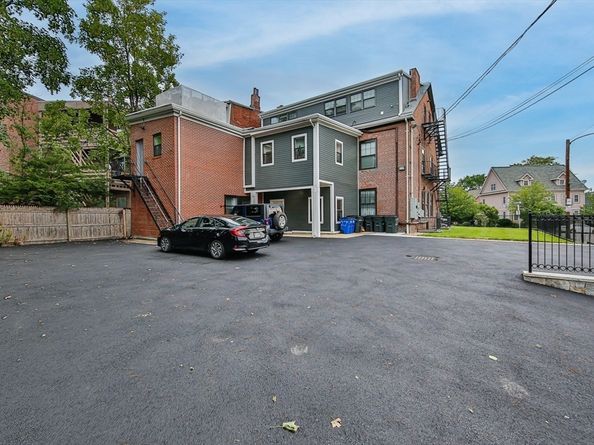 27 Dudley St, Boston MA 02119