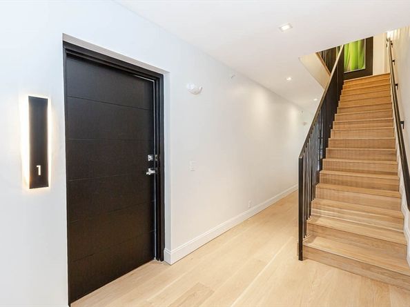 27 Dudley St, Boston MA 02119