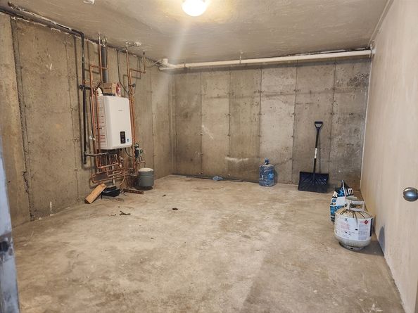 121 Condor 2, Boston MA 02128