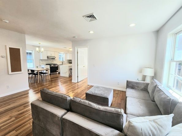 121 Condor 2, Boston MA 02128