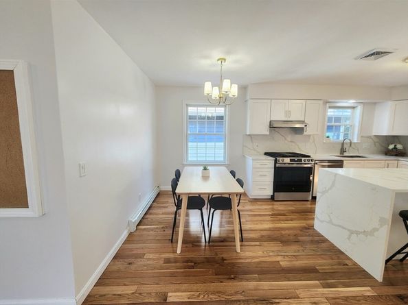 121 Condor 2, Boston MA 02128