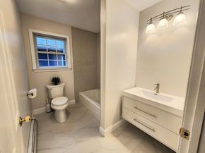 121 Condor 2, Boston MA 02128