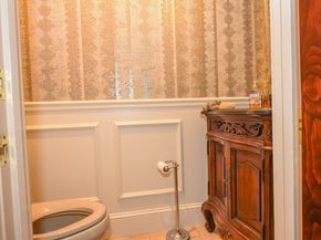 86 Kingsnorth Street, Northbridge MA 01588