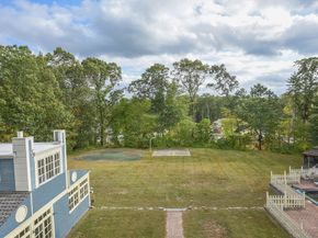 86 Kingsnorth Street, Northbridge MA 01588