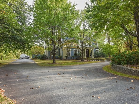 86 Kingsnorth Street, Northbridge MA 01588