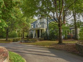 86 Kingsnorth Street, Northbridge MA 01588