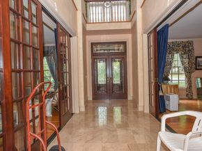 86 Kingsnorth Street, Northbridge MA 01588