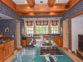 86 Kingsnorth Street, Northbridge MA 01588