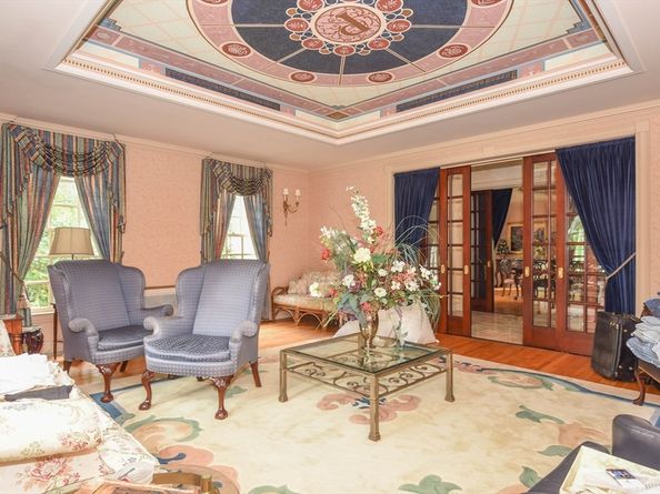 86 Kingsnorth Street, Northbridge MA 01588