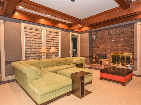 86 Kingsnorth Street, Northbridge MA 01588