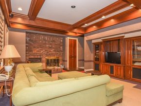86 Kingsnorth Street, Northbridge MA 01588