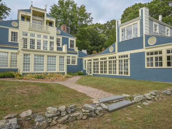 86 Kingsnorth Street, Northbridge MA 01588