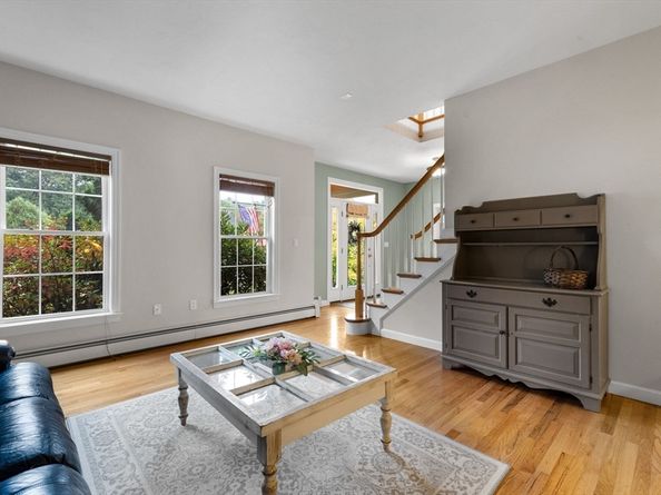 731 Samuel Dr, Northbridge MA 01588