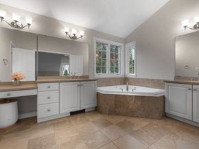 731 Samuel Dr, Northbridge MA 01588