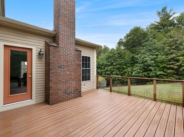 731 Samuel Dr, Northbridge MA 01588