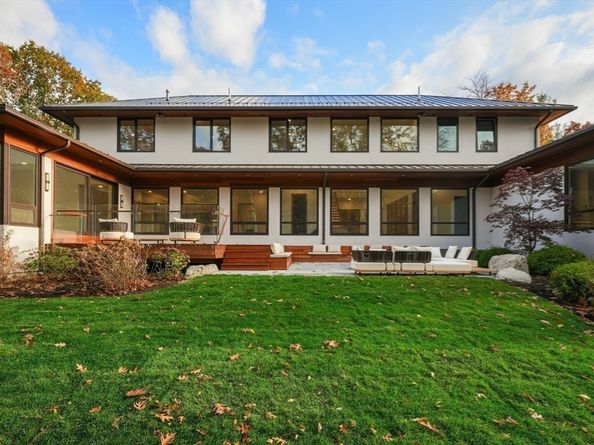 12 Robin Rd, Weston MA 02493