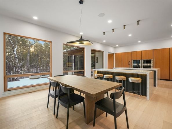 12 Robin Rd, Weston MA 02493