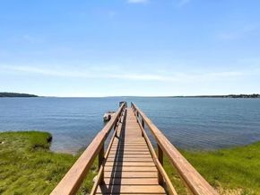 66 Seabury Point Road, Duxbury MA 02332