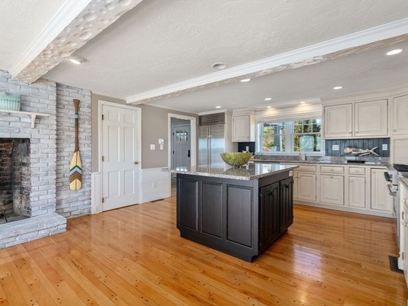 66 Seabury Point Road, Duxbury MA 02332