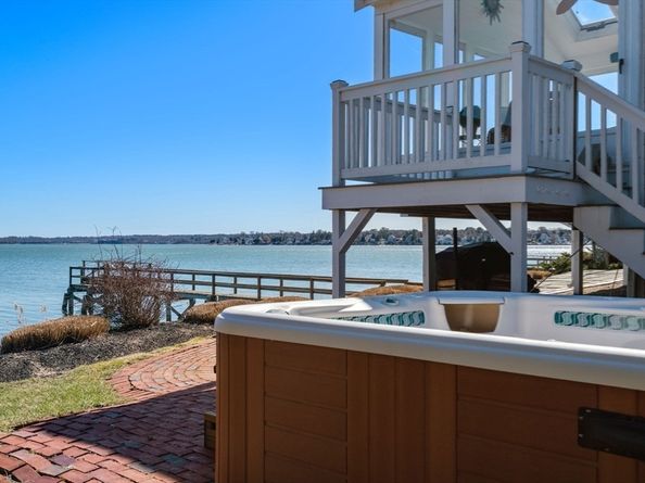 66 Seabury Point Road, Duxbury MA 02332