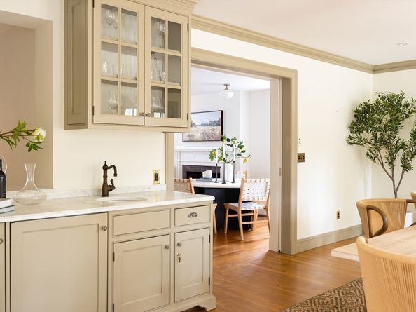 15 Hubbard Park Road, Cambridge MA 02138