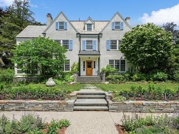 15 Hubbard Park Road