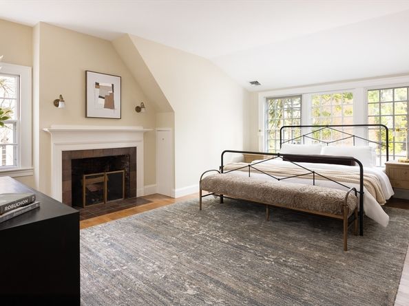 15 Hubbard Park Road, Cambridge MA 02138