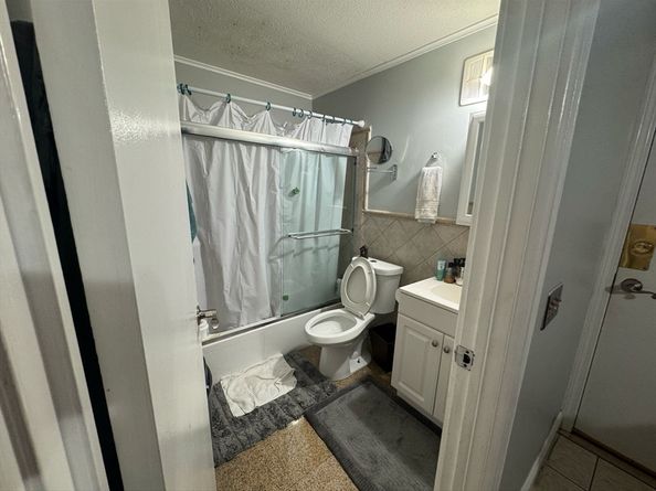 11 Weld St 33, Framingham MA 01702