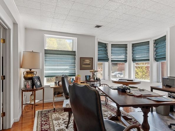 58 Oliver St, Fitchburg MA 01420