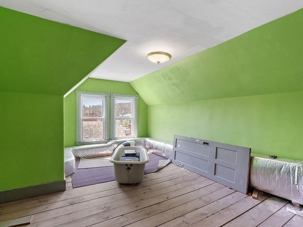 58 Oliver St, Fitchburg MA 01420