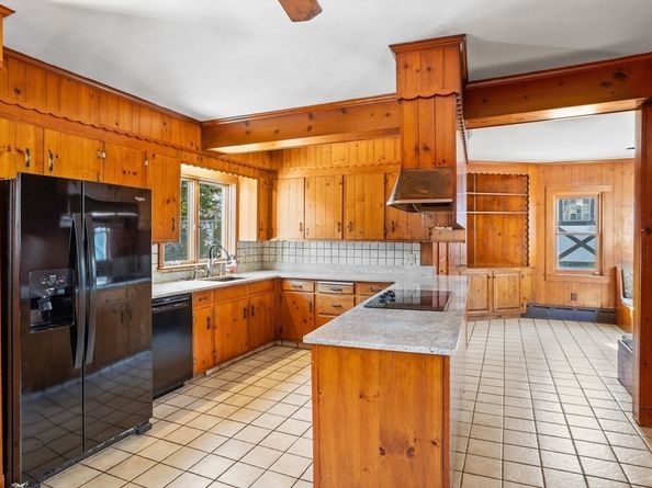 1894 Massachusetts Avenue, Lexington MA 02421