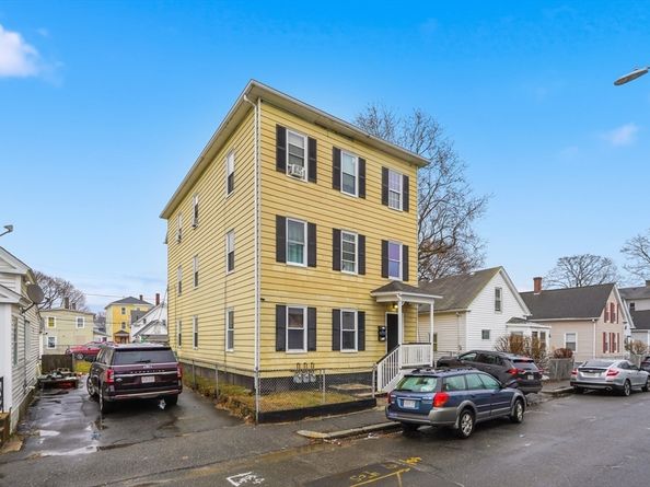 14-14 1/2 Hacker Street, Worcester MA 01603