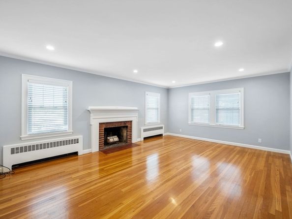 438 Central Ave 2, Milton MA 02186