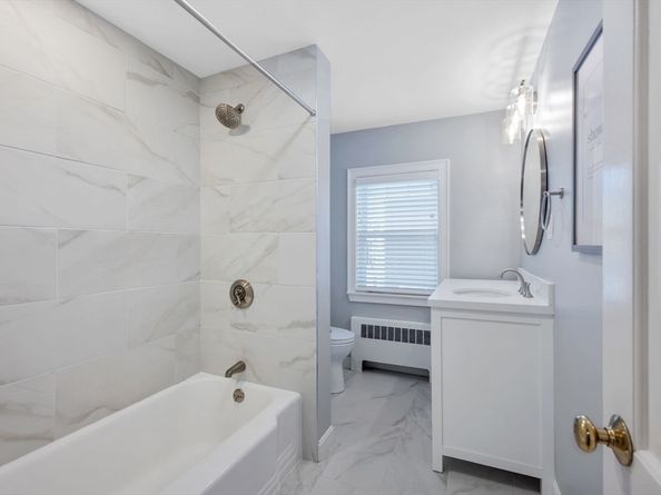 438 Central Ave 2, Milton MA 02186