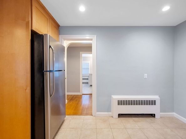 438 Central Ave 2, Milton MA 02186