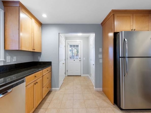 438 Central Ave 2, Milton MA 02186