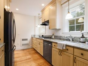 10 Plymouth St 10, Arlington MA 02476