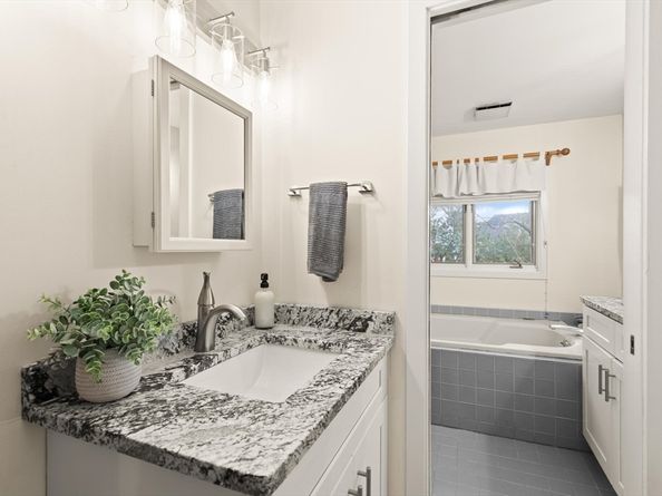 54 Jasper Ln 54, Randolph MA 02368