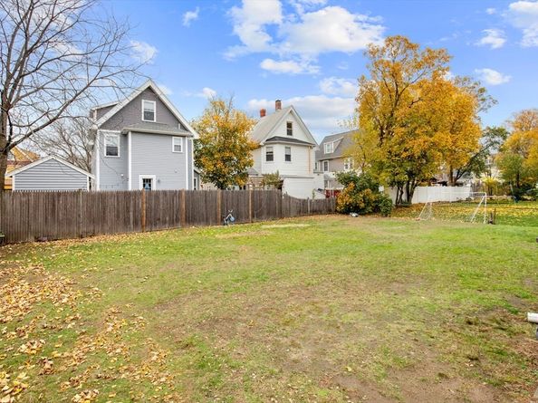 14 Park St, Medford MA 02155