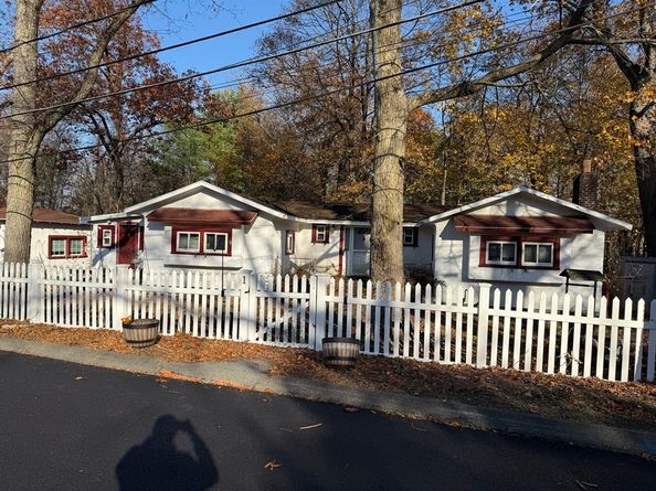 1 Sidney St, Wakefield MA 01880