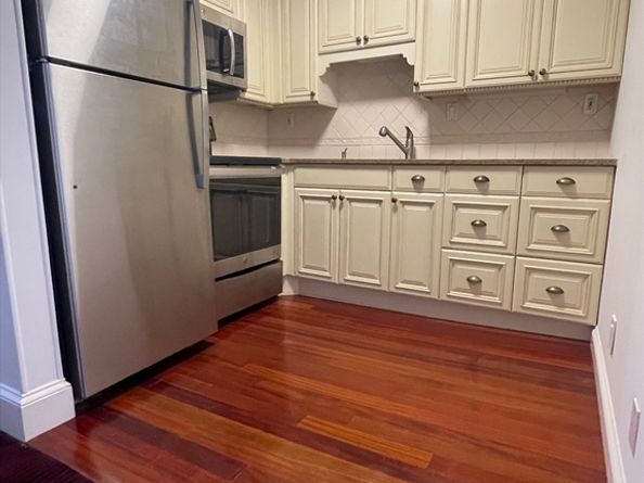 160 Commonwealth 516, Boston MA 02116