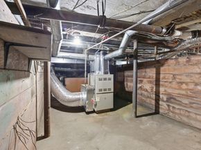 20 Leslie St, Boston MA 02122