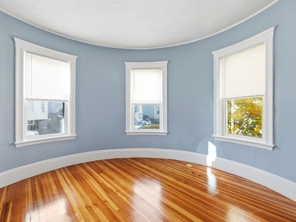 20 Leslie St, Boston MA 02122