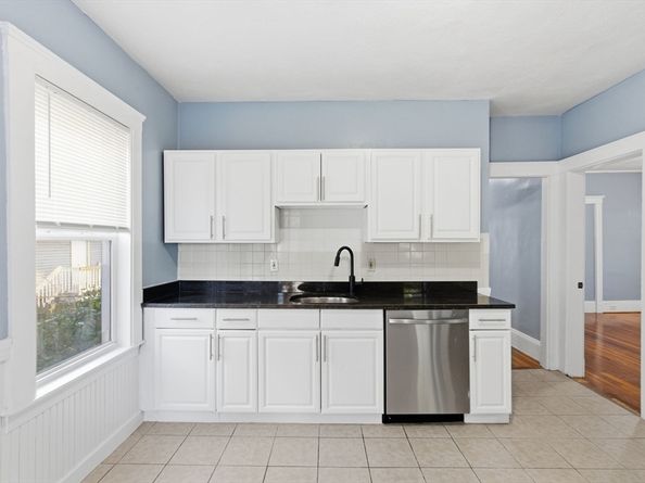 20 Leslie St, Boston MA 02122