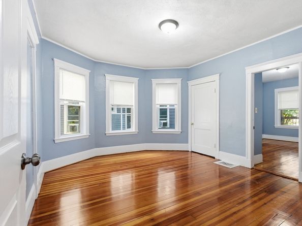 20 Leslie St, Boston MA 02122