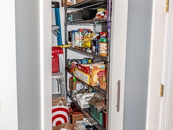 290 Pleasant St 113, Watertown MA 02471