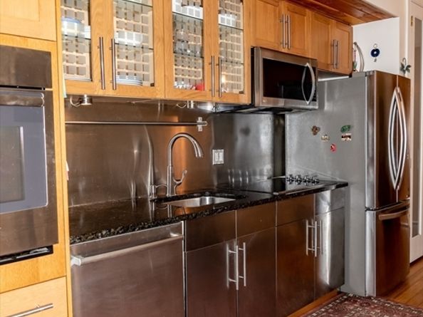 290 Pleasant St 113, Watertown MA 02471