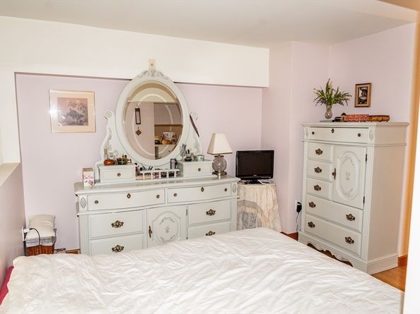 290 Pleasant St 113, Watertown MA 02471